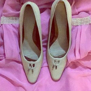 Naturalizer cream pumps 7M